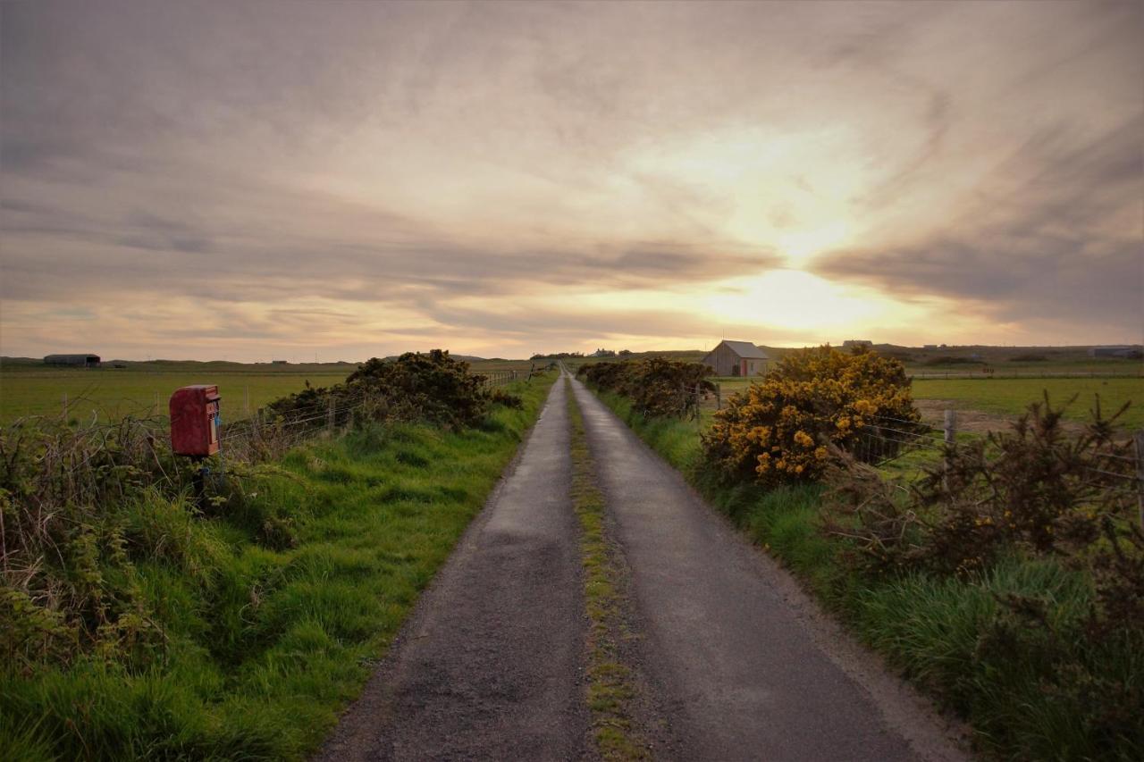 Oban Youth Hostel المظهر الخارجي الصورة Sunset over the bog road
