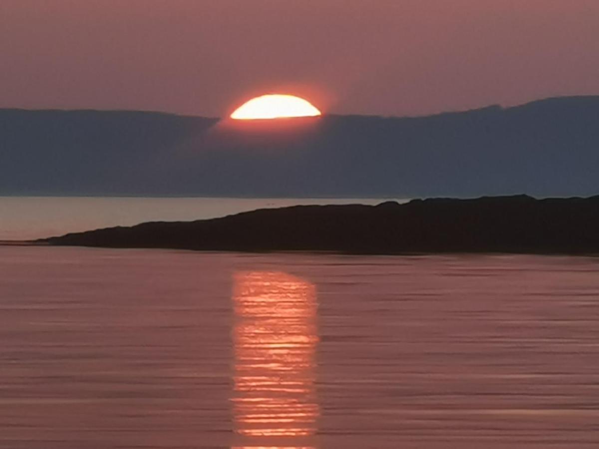 Oban Youth Hostel المظهر الخارجي الصورة Sunset over the Gulf of Riga