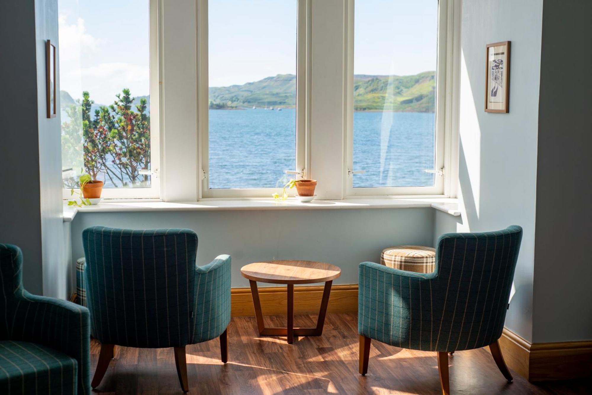 Oban Youth Hostel المظهر الخارجي الصورة View of the lake from the hotel